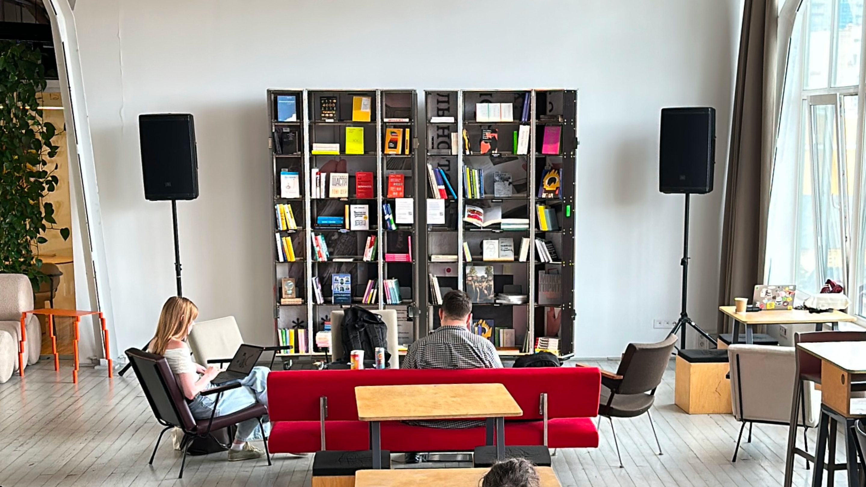 Відкриття Koop bookstore by ist publishing в Kooperativ